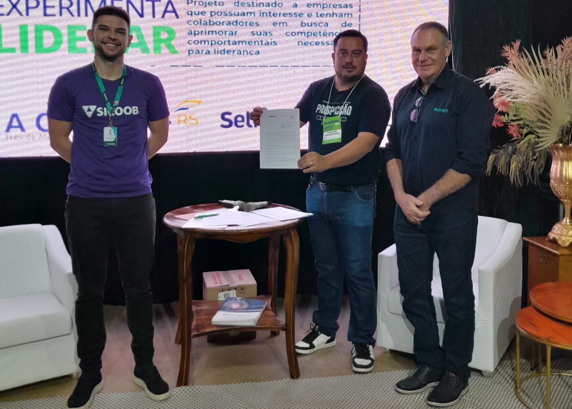 Parceria entre ACI/Sindilojas, Setrem e Sicoob Credial oficializa nova edição do projeto Experimenta Liderar