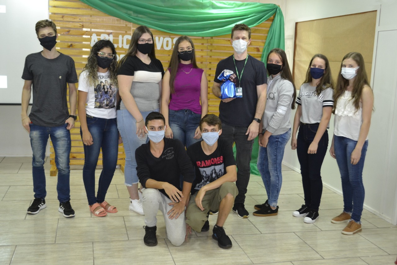 Jovens de Chiapetta criam aplicativos para ajudar no desenvolvimento do município