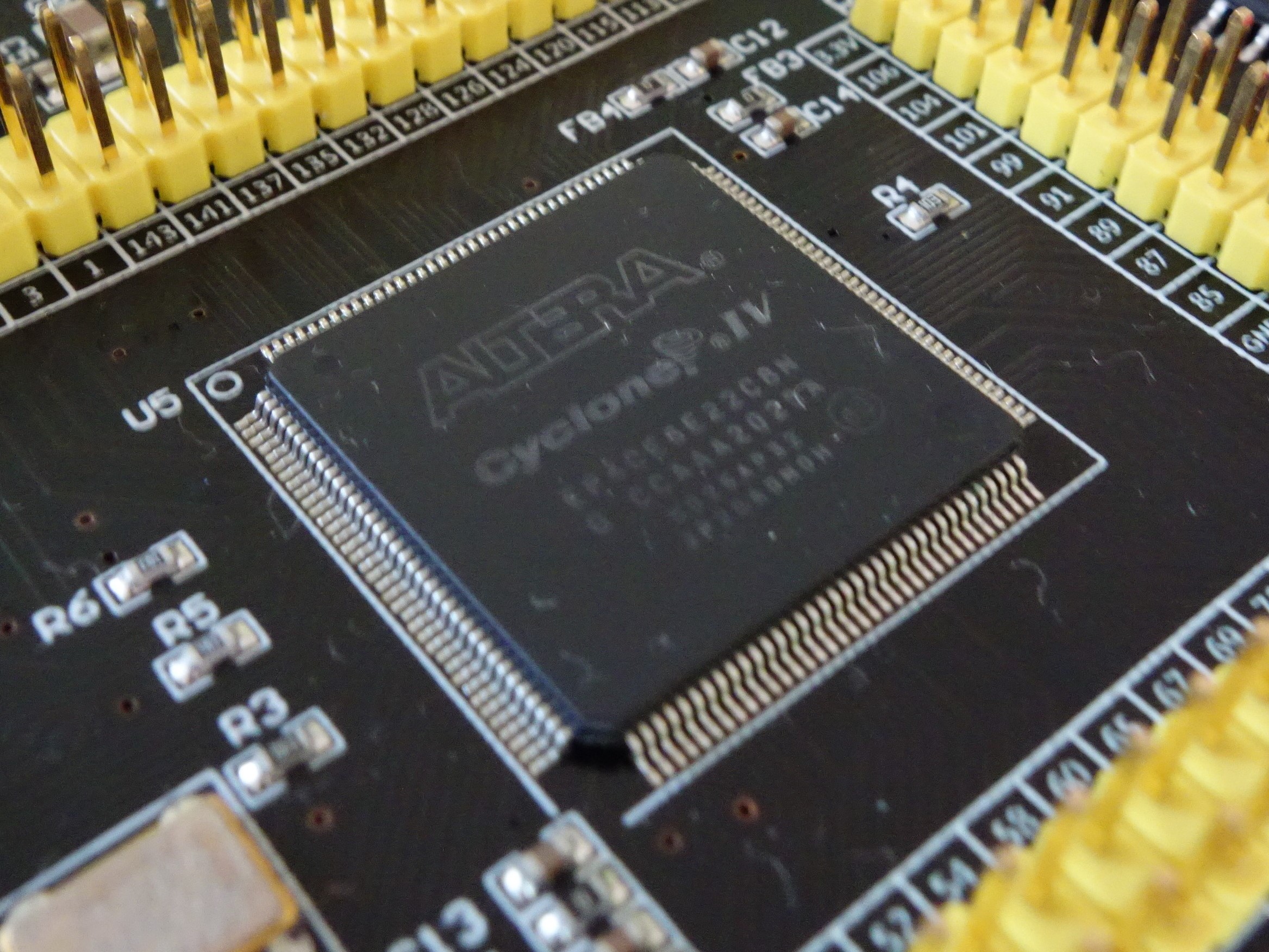 Faculdade de Engenharia de Computação desenvolve primeiros circuitos em chip