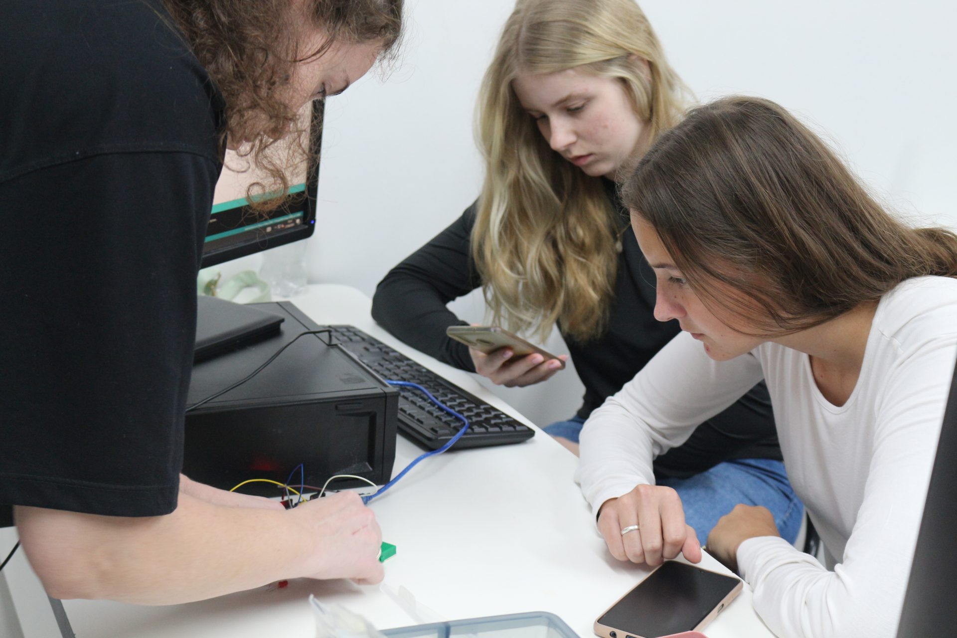 Curso Técnico em Informática e Bacharelado em Engenharia de Computação da Setrem promovem oficina gratuita e aberta ao público