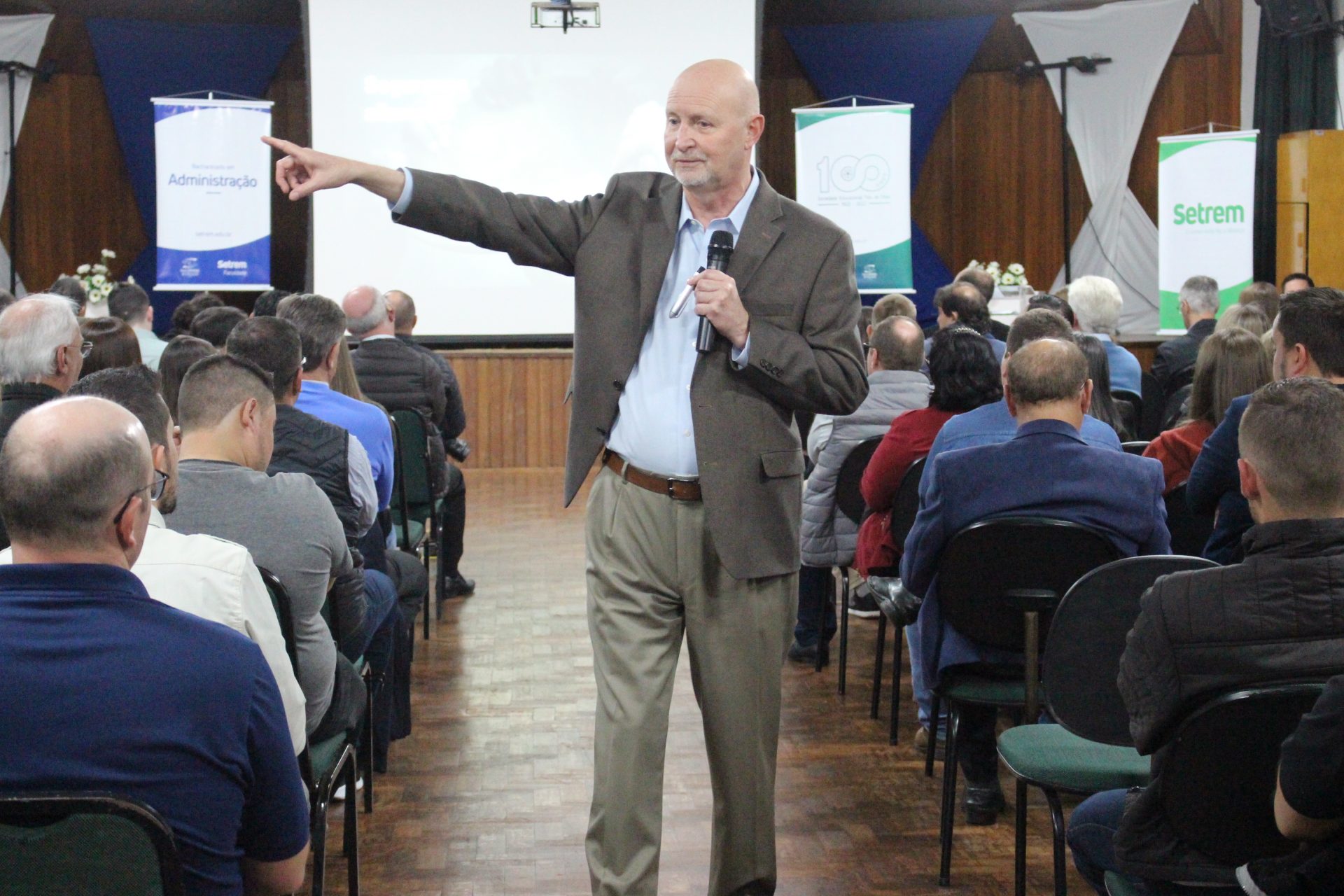 ‘Brasil tem potencial de aumentar a produção de alimentos’, destaca Paulo Herrmann durante XX Seminário de Administração da Setrem