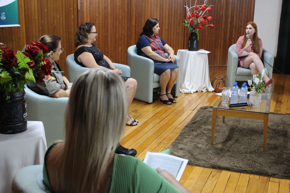 Curso de Psicologia organiza roda de conversa especial ao Mês da Mulher
