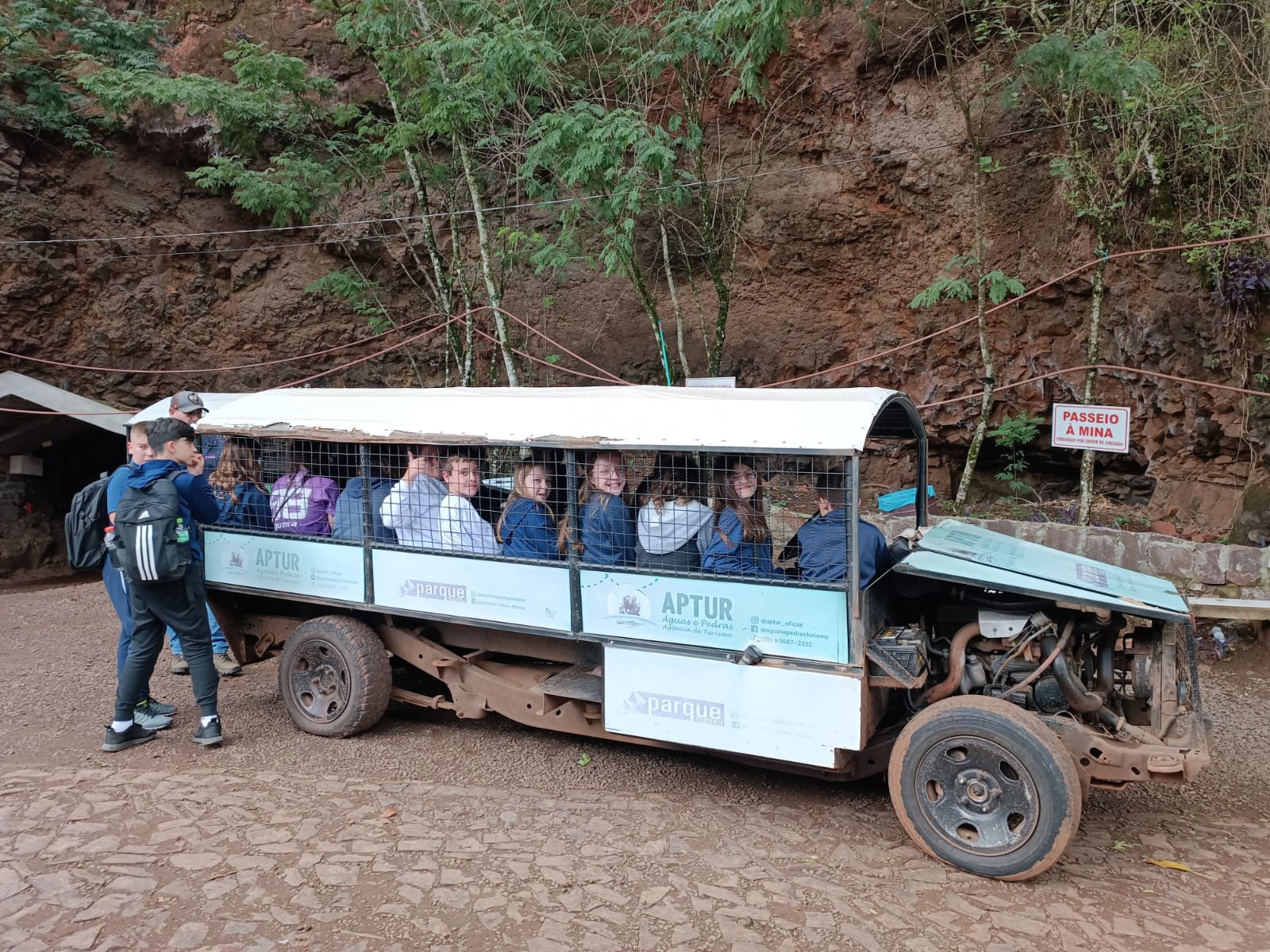 As viagens pedagógicas e a formação integral dos estudantes