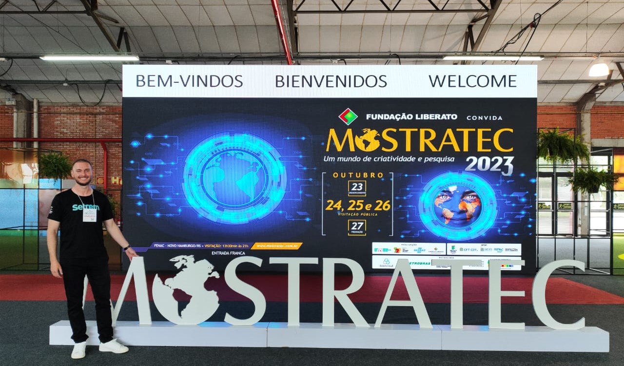 <strong>Egresso do Curso Técnico em Comunicação Visual participa da Mostratec 2023</strong>