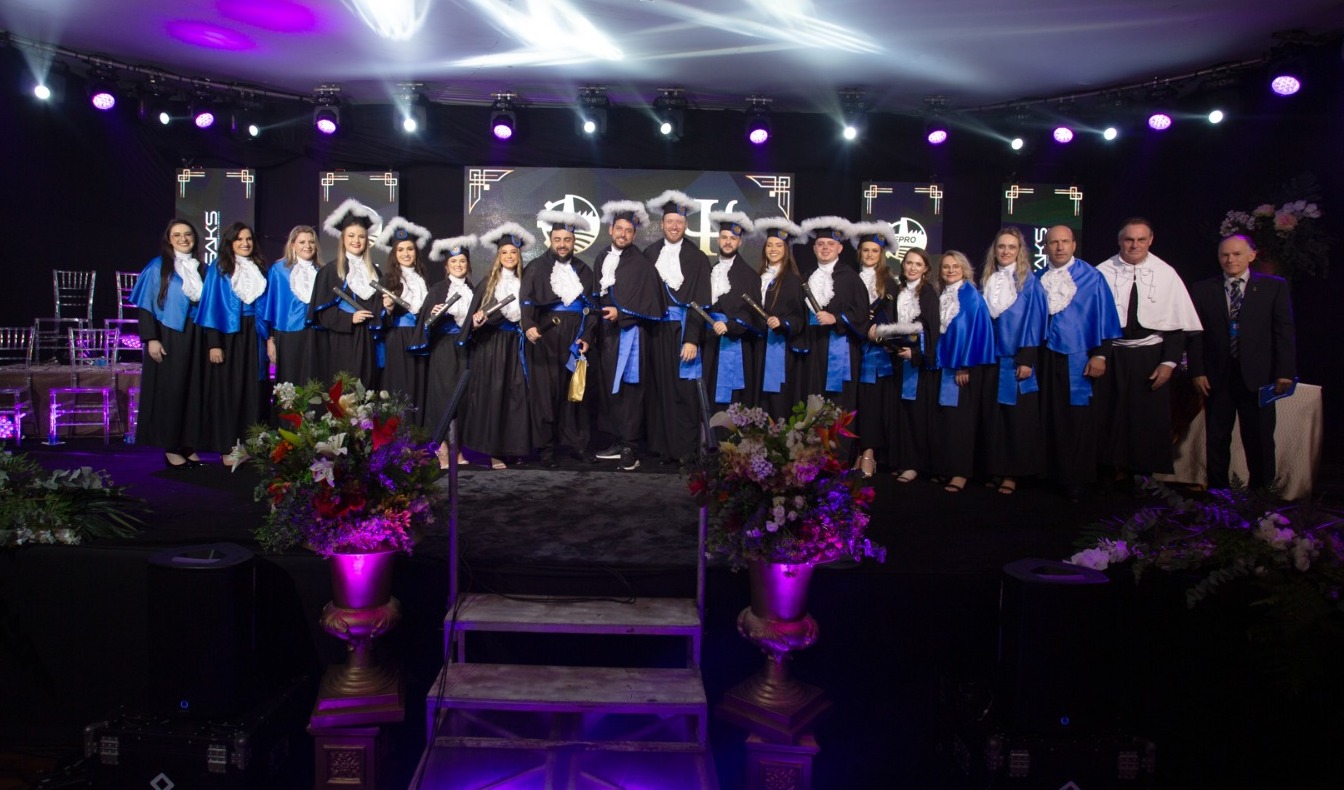 <strong>Faculdade Setrem realiza formatura da 16ª Turma de Engenharia de Produção e 13ª Turma de Psicologia</strong>