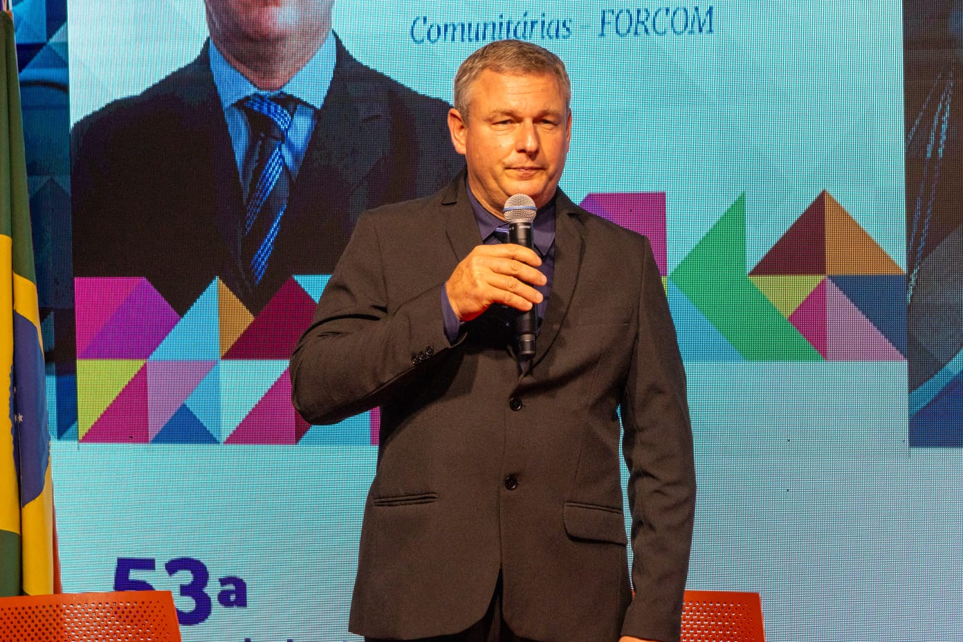 Diretor da Setrem recebe Mérito Educação Comunitária da ABRUC
